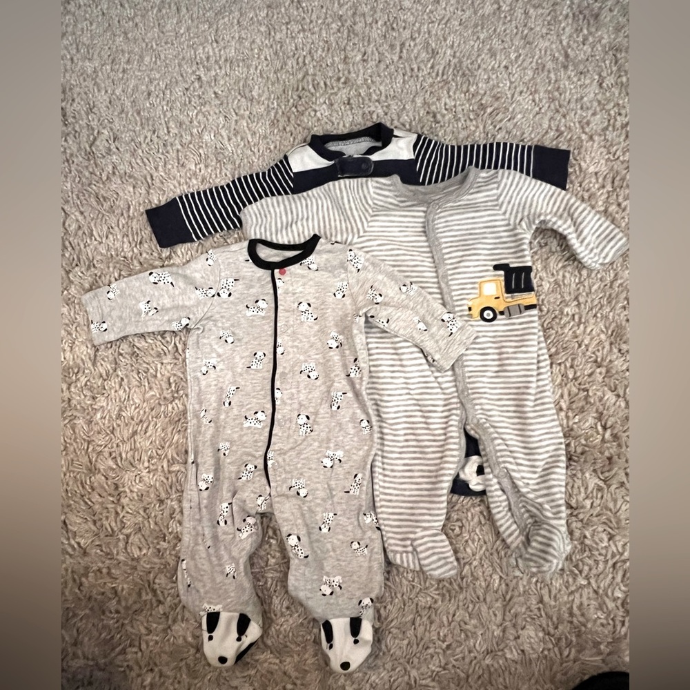 Lot of 3 pajamas/ sleepers